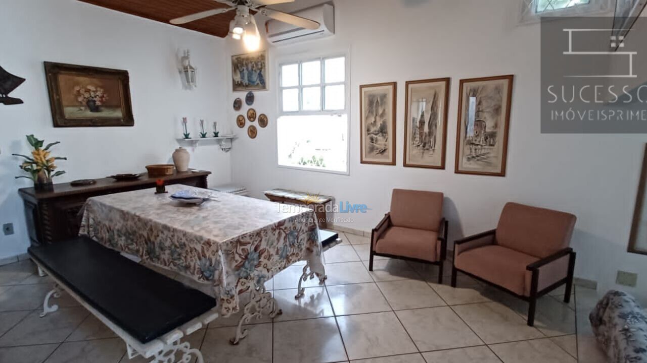 Casa para aluguel de temporada em Cabo Frio (Algodoal)