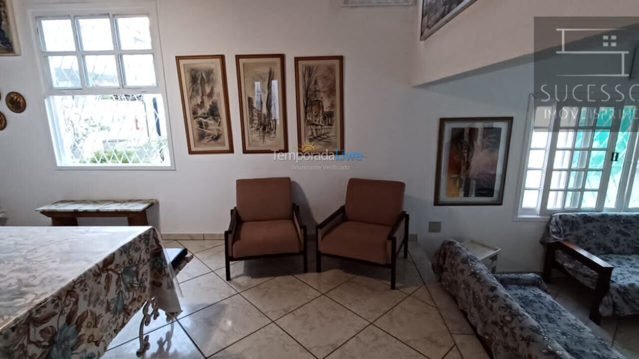 Casa para aluguel de temporada em Cabo Frio (Algodoal)