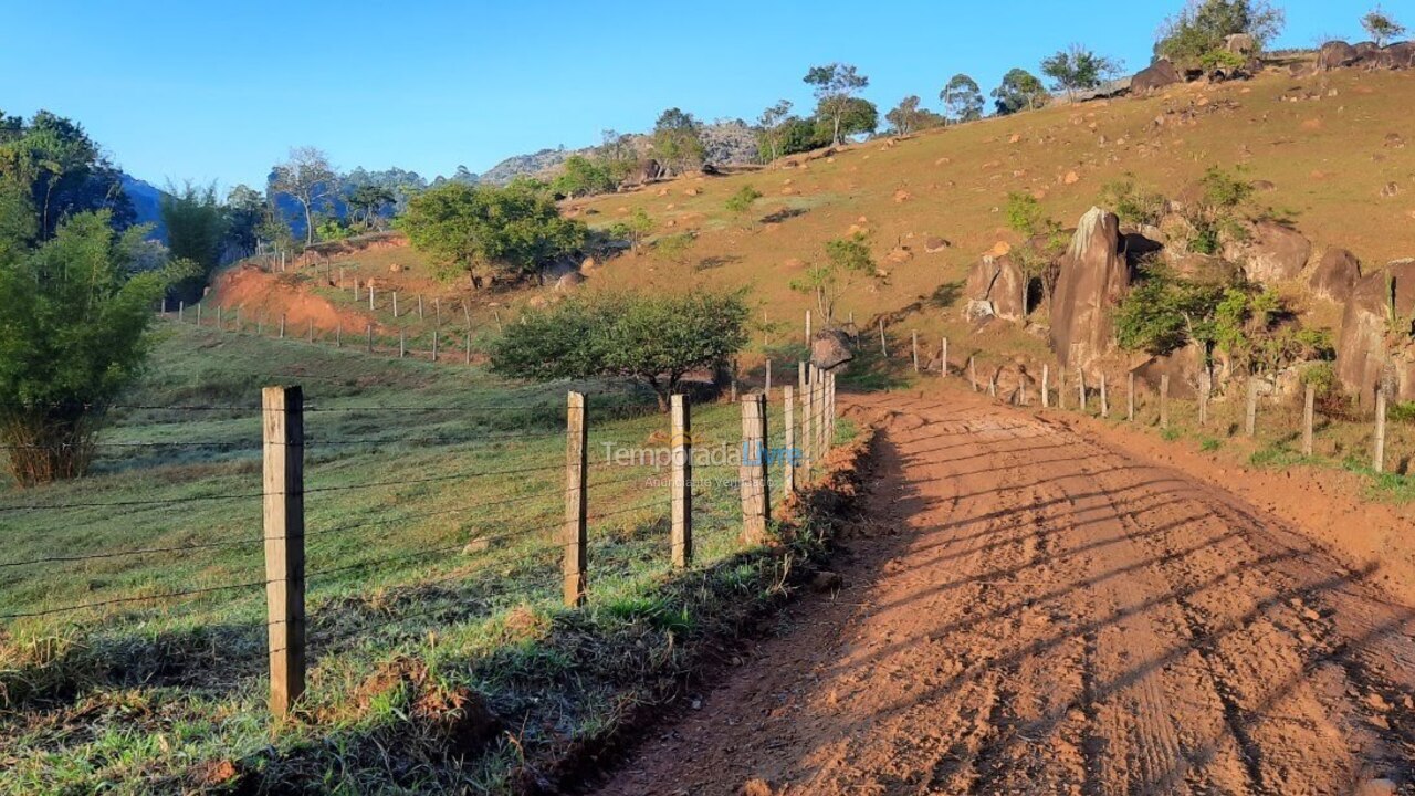Chácara / sítio para aluguel de temporada em Pedreira (Jardim Náutico Represa)