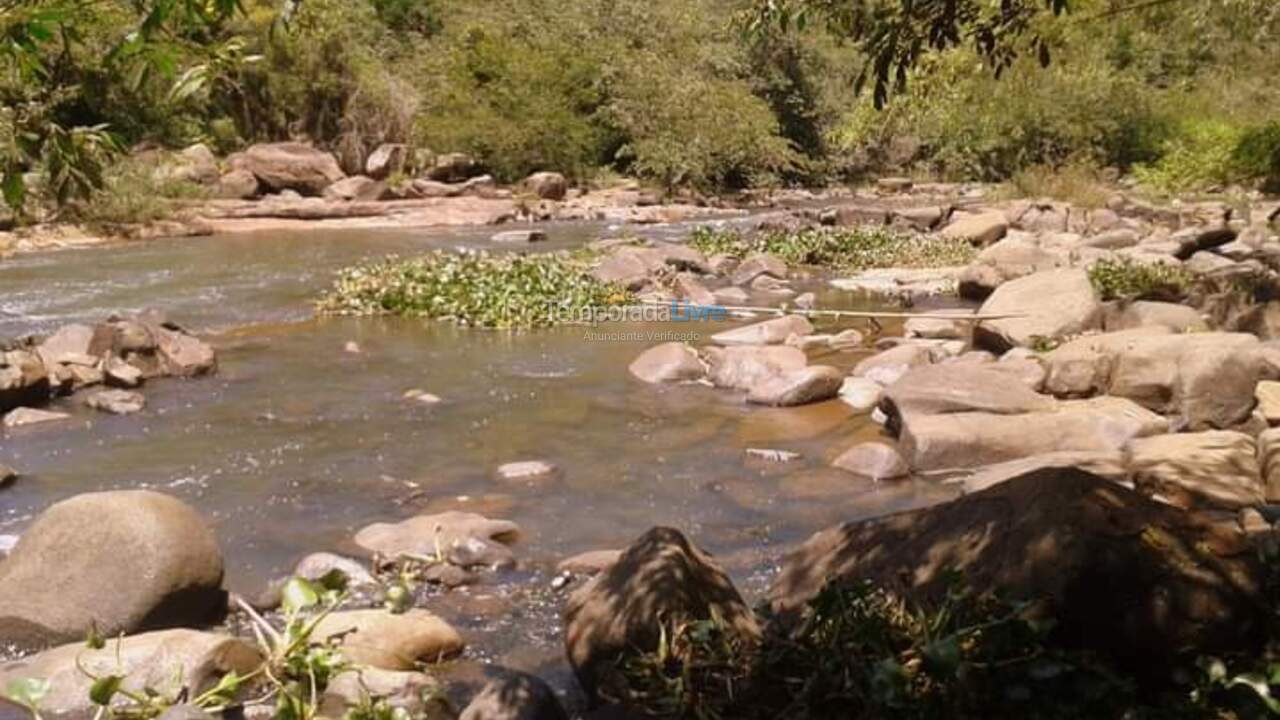 Chácara / sítio para aluguel de temporada em Pedreira (Jardim Náutico Represa)