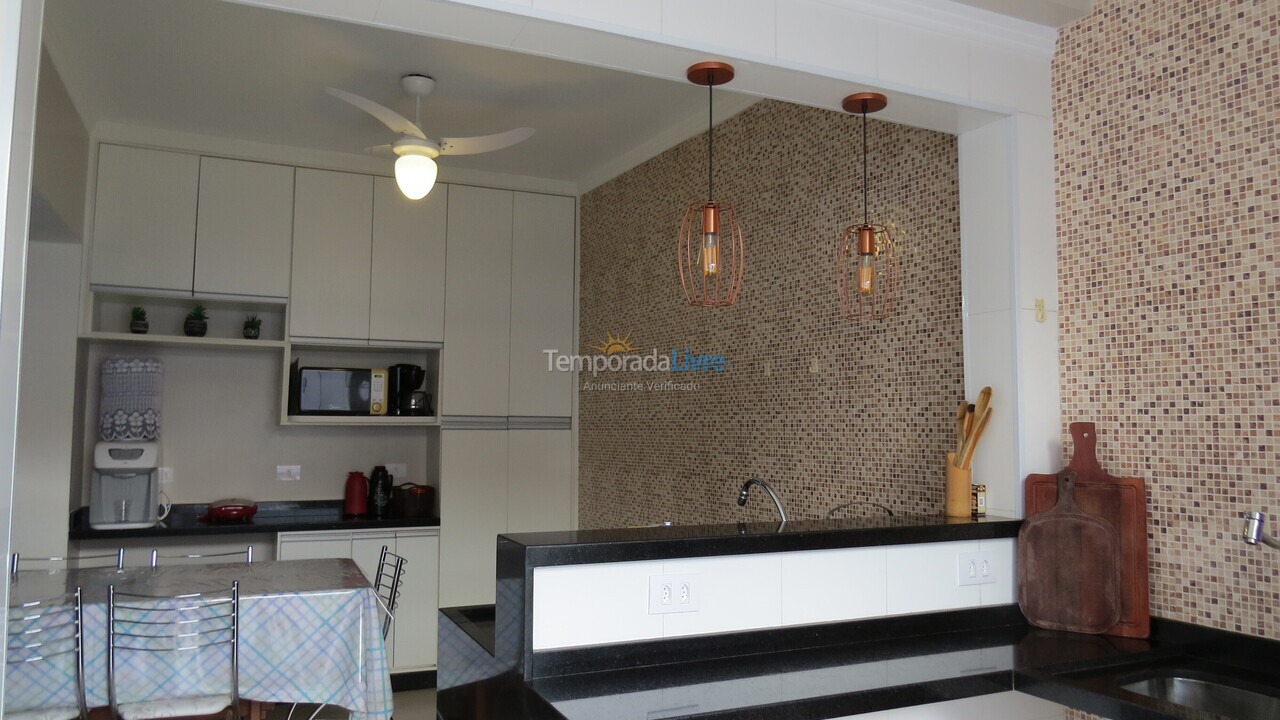 Apartamento para aluguel de temporada em Ubatuba (Praia do Tenório)