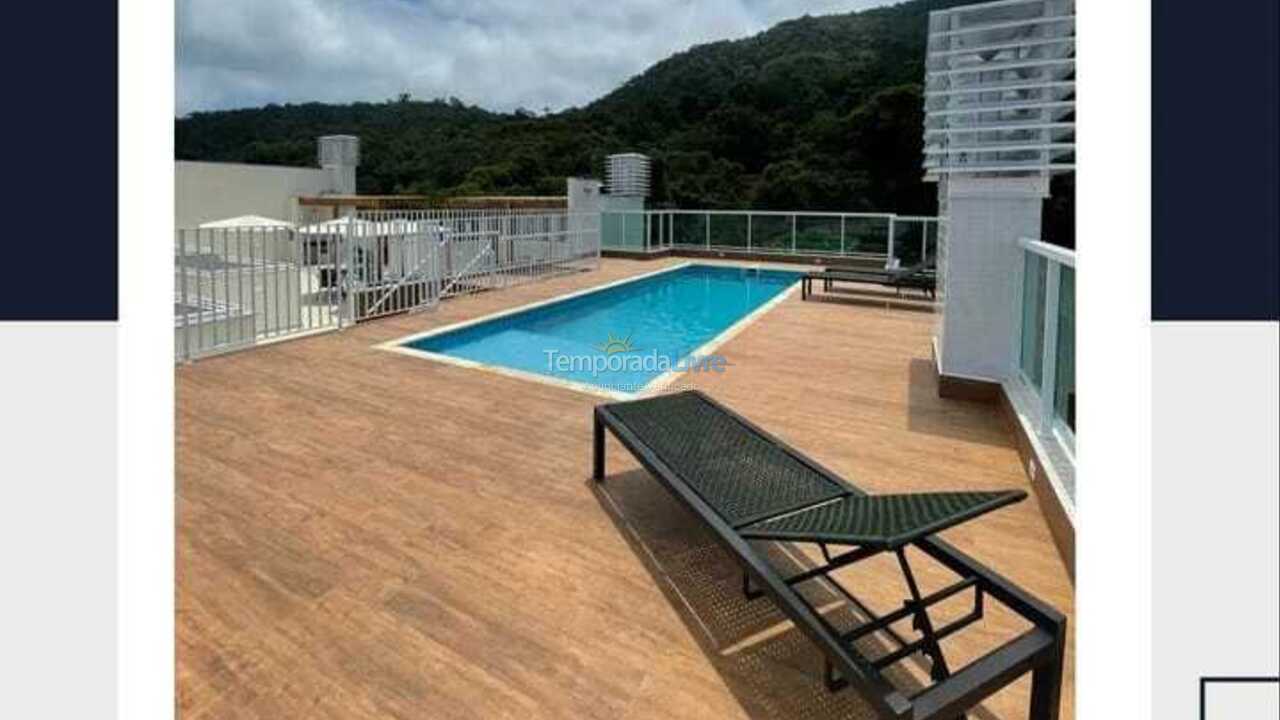 Apartamento para aluguel de temporada em Ubatuba (Praia das Toninhas)