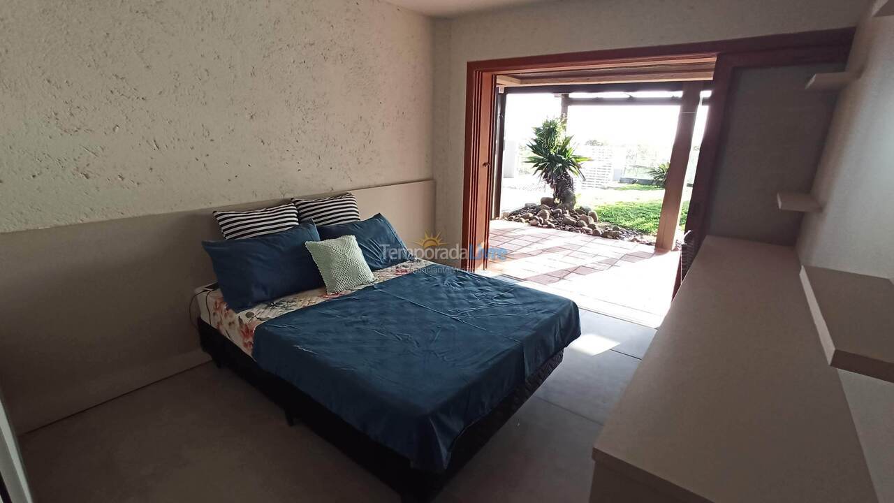 Casa para aluguel de temporada em Florianópolis (Ponta das Canas)