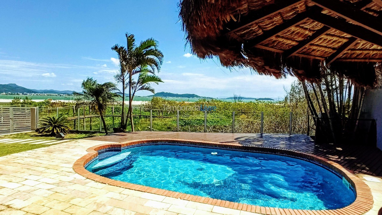 Casa para aluguel de temporada em Florianópolis (Ponta das Canas)