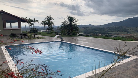 Piscina com chafariz