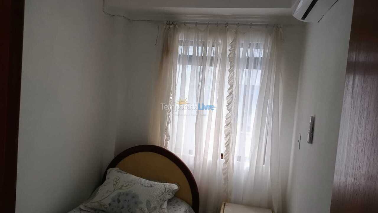 Casa para aluguel de temporada em Itapema (Meia Praia)