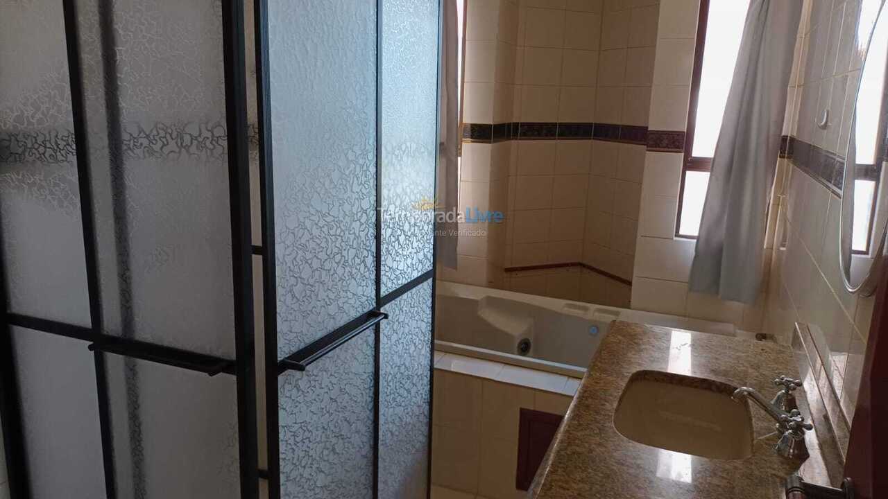 Casa para aluguel de temporada em Itapema (Meia Praia)