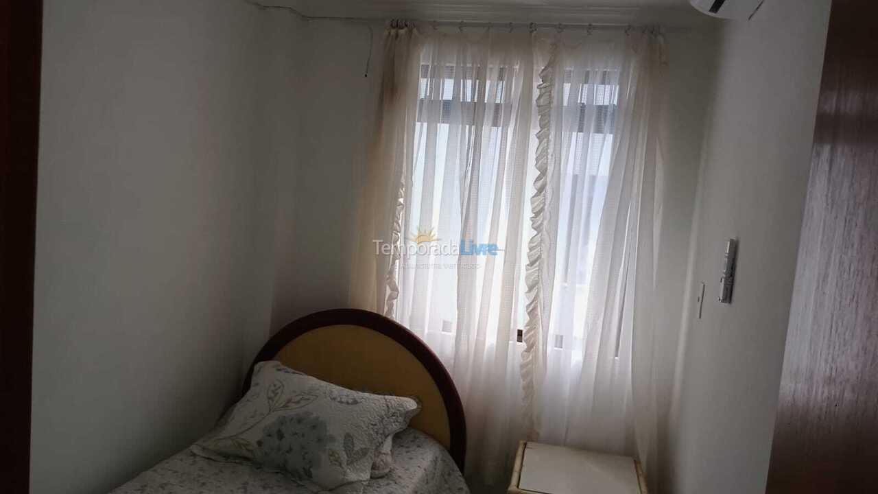 Casa para aluguel de temporada em Itapema (Meia Praia)