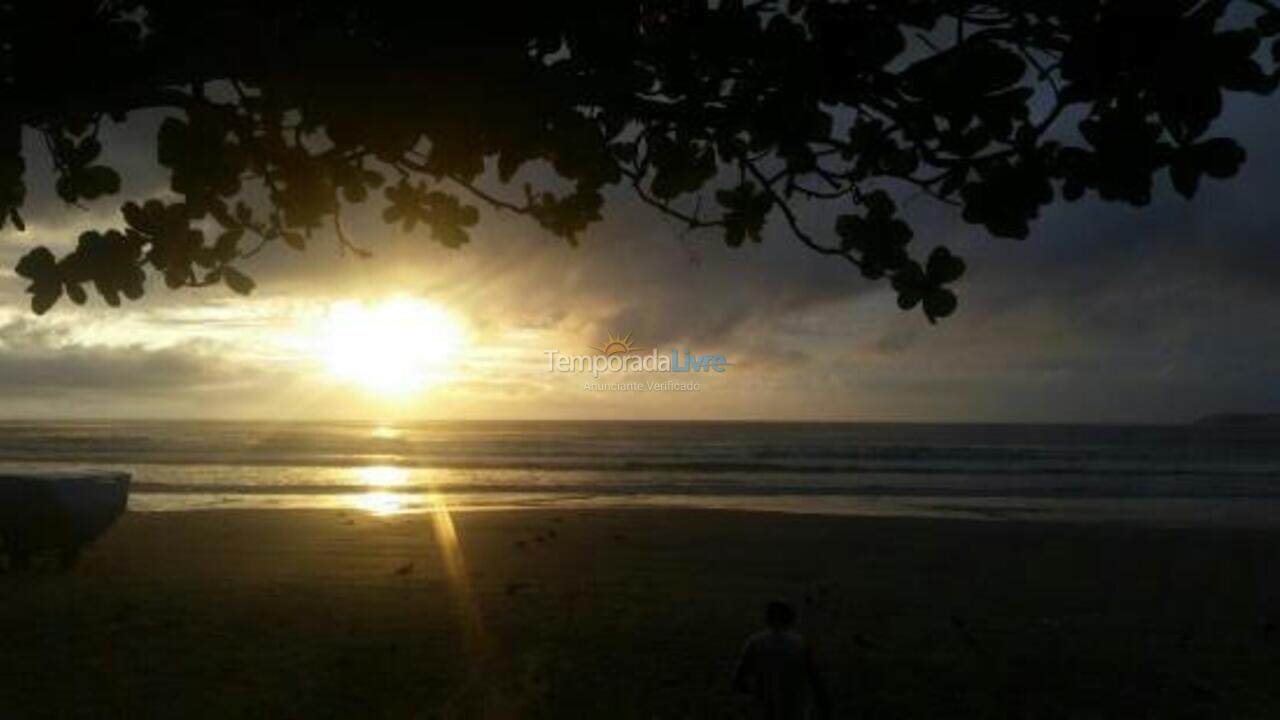 Apartamento para aluguel de temporada em Ubatuba (Praia Grande)