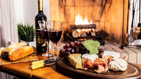 Apartamento com 3 Quartos no Capivari com Lareira