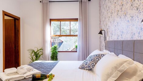 Apartamento com 3 Quartos no Capivari com Lareira