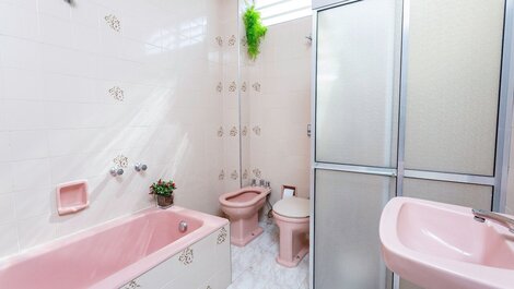 Incredible View on Capivari with 4 Bedrooms and Fireplace