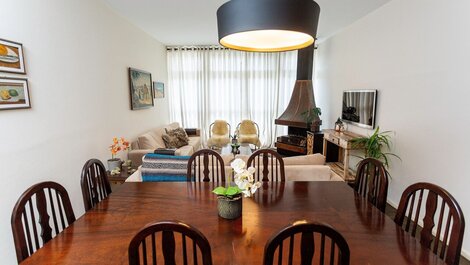 Incredible View on Capivari with 4 Bedrooms and Fireplace