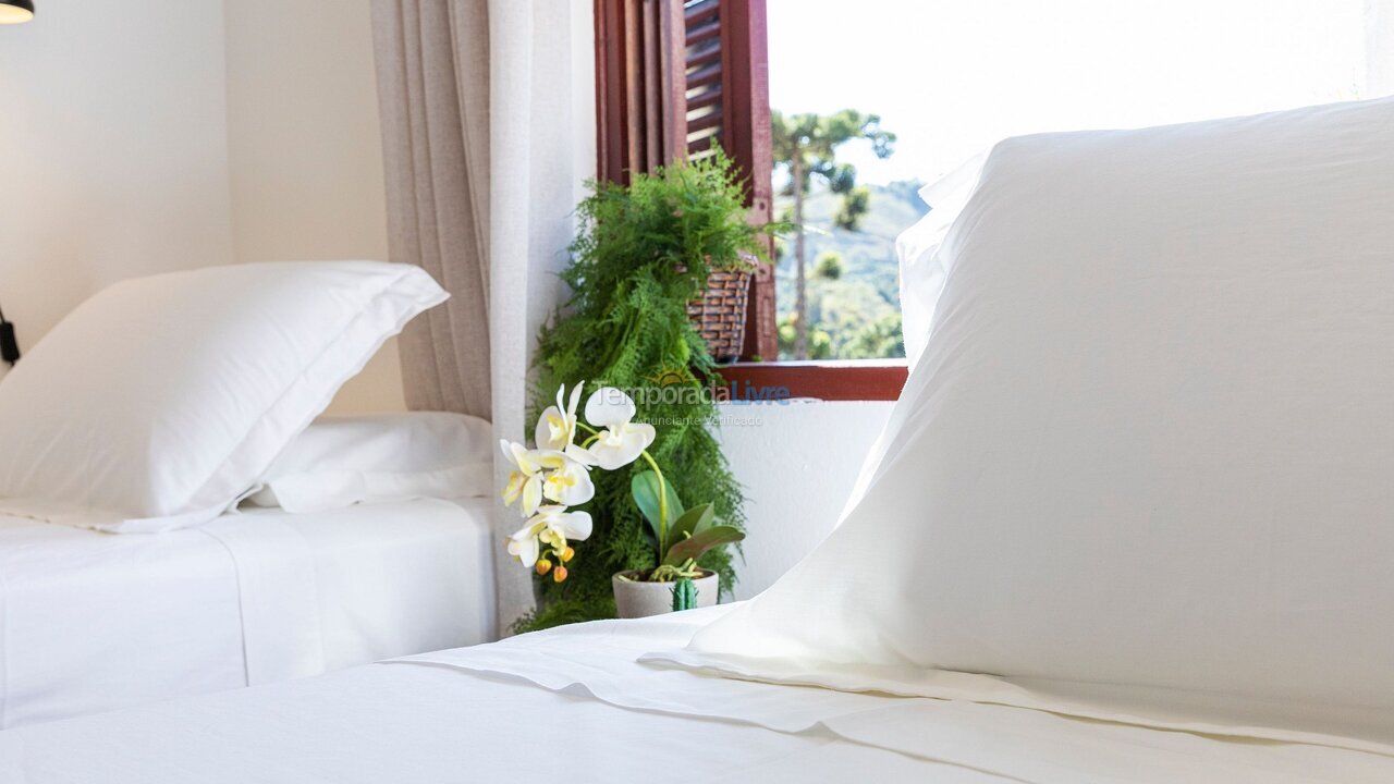 Apartamento para aluguel de temporada em Campos do Jordão (Capivari)