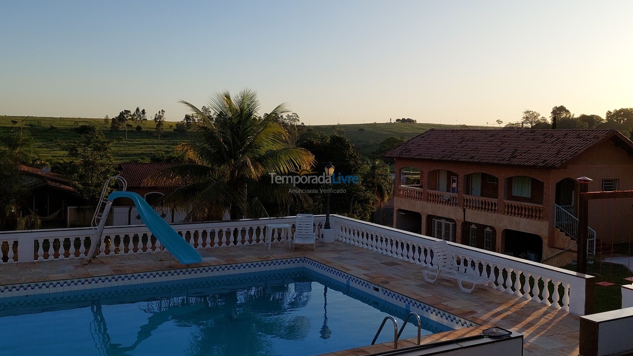 Granja para alquiler de vacaciones em águas de São Pedro (Porangaba)