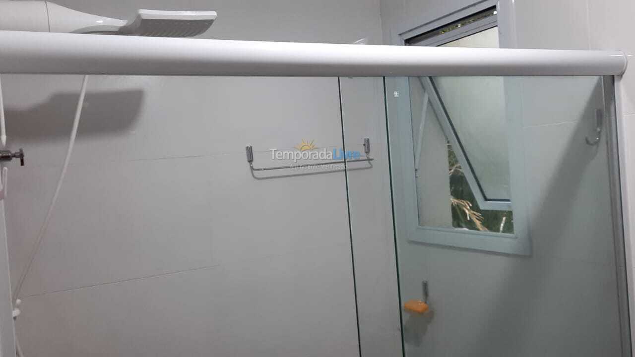 Apartamento para aluguel de temporada em Ubatuba (Praia das Toninhas)