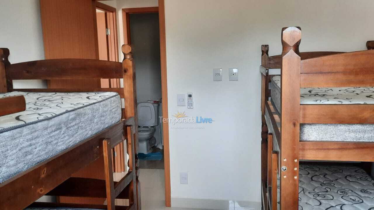 Apartamento para aluguel de temporada em Ubatuba (Praia das Toninhas)