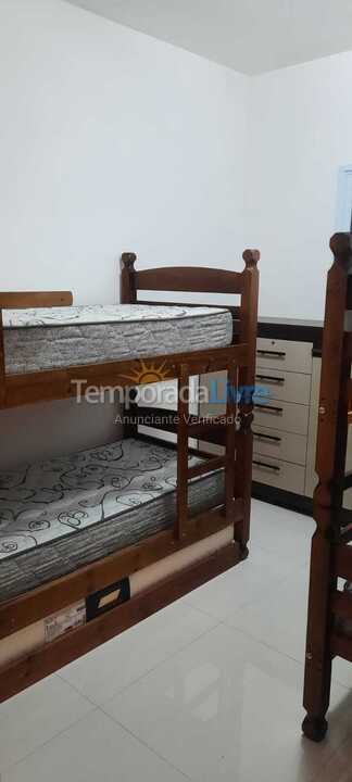 Apartamento para aluguel de temporada em Ubatuba (Praia das Toninhas)