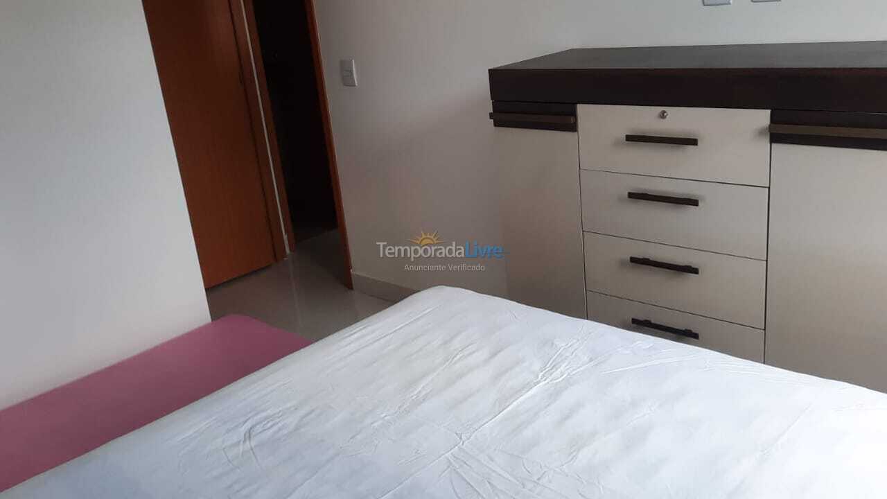 Apartamento para aluguel de temporada em Ubatuba (Praia das Toninhas)