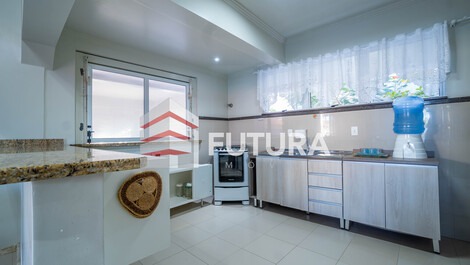 CASA PARA ALUGUEL DE TEMPORADA–PRAIA DO MARISCAL–BOMBINHAS/SC LC123F