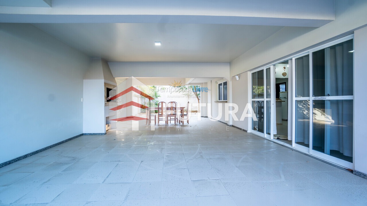 Casa para aluguel de temporada em Bombinhas (Mariscal)