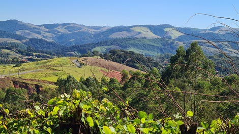 Estrada sentido monte alegre do sul a 3 km 
