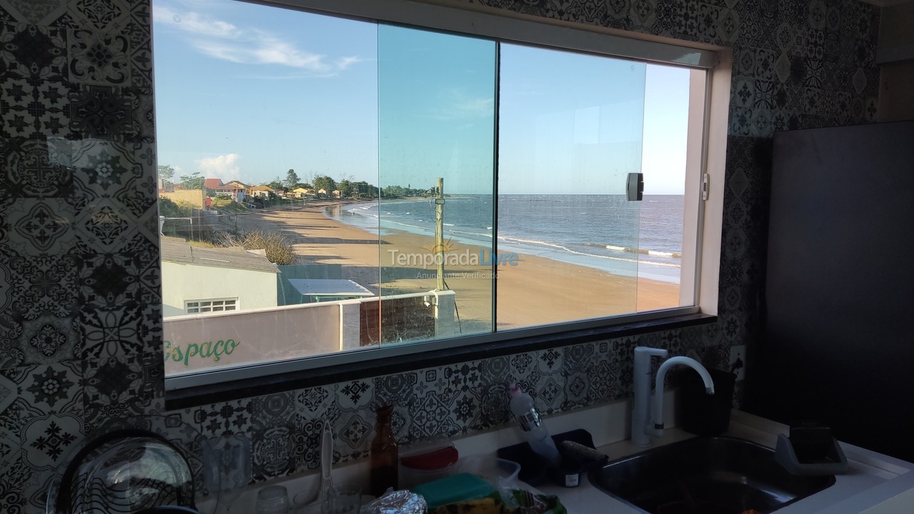 Casa para aluguel de temporada em São Francisco de Itabapoana (Praia de Manguinhos)