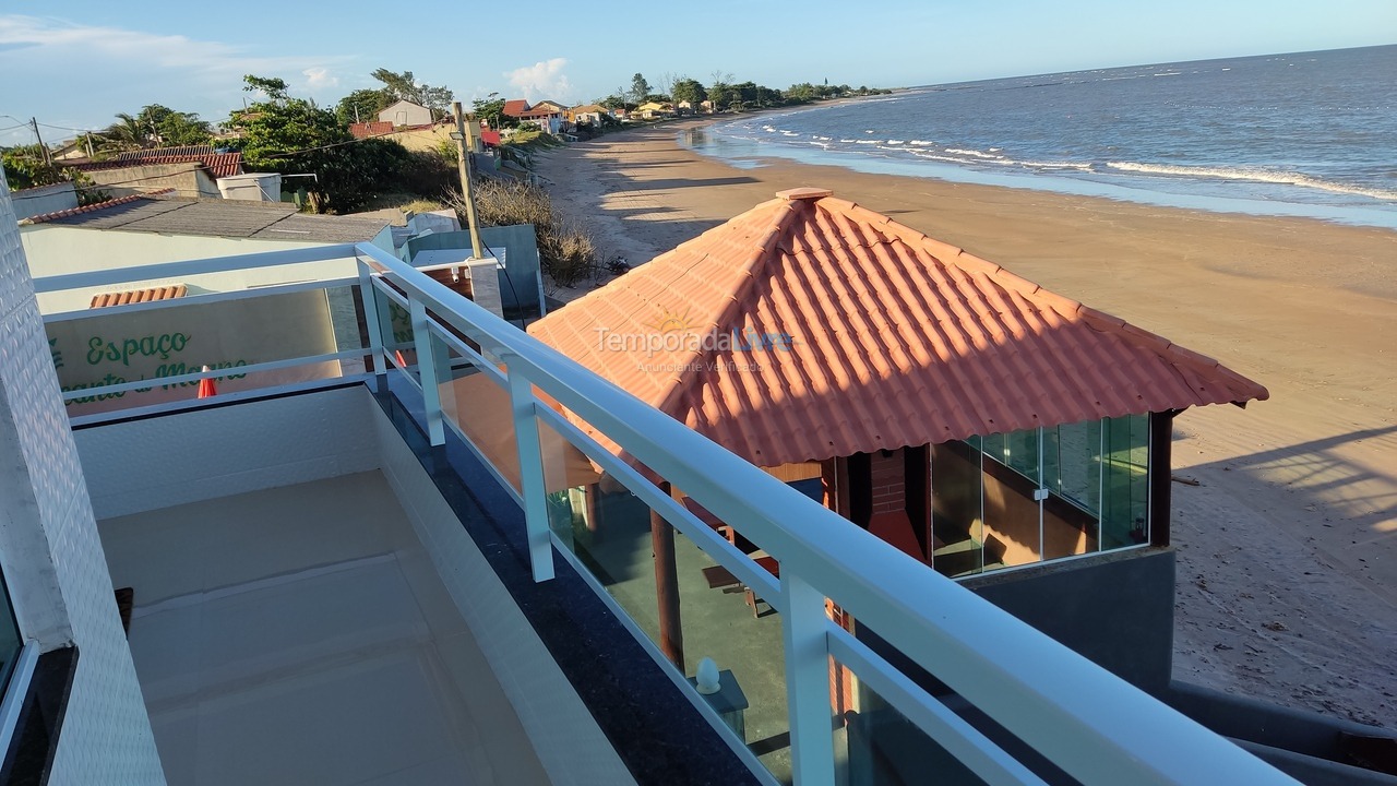 Casa para aluguel de temporada em São Francisco de Itabapoana (Praia de Manguinhos)