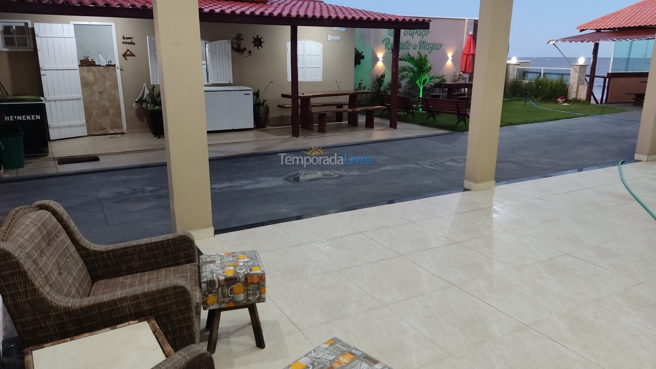 Casa para aluguel de temporada em São Francisco de Itabapoana (Praia de Manguinhos)