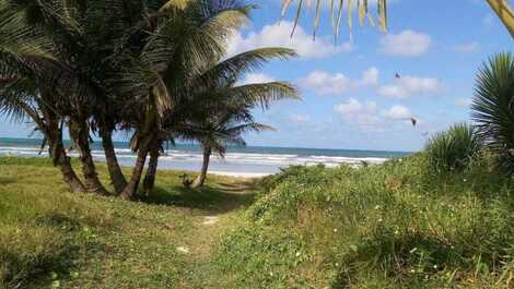 Minha praia, é só abrir o portão e terá essa linda visão 