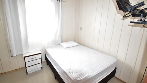 CASA MARFIM * 3 QUARTOS * PISCINA * 650 mts da Praia de Mariscal.