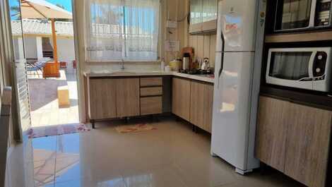 CASA MARFIM * 3 QUARTOS * PISCINA * 650 mts da Praia de Mariscal.