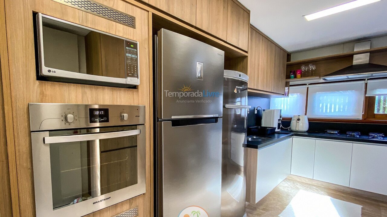 Casa para aluguel de temporada em Mata de São João (Praia do Forte)