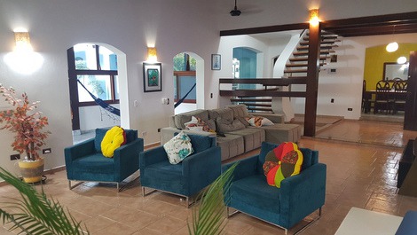 Large house on the beach of Barequecaba with 530m of living space at 150m from the beach