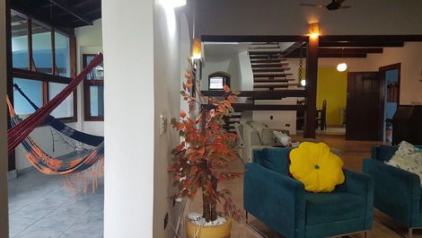 Large house on the beach of Barequecaba with 530m of living space at 150m from the beach