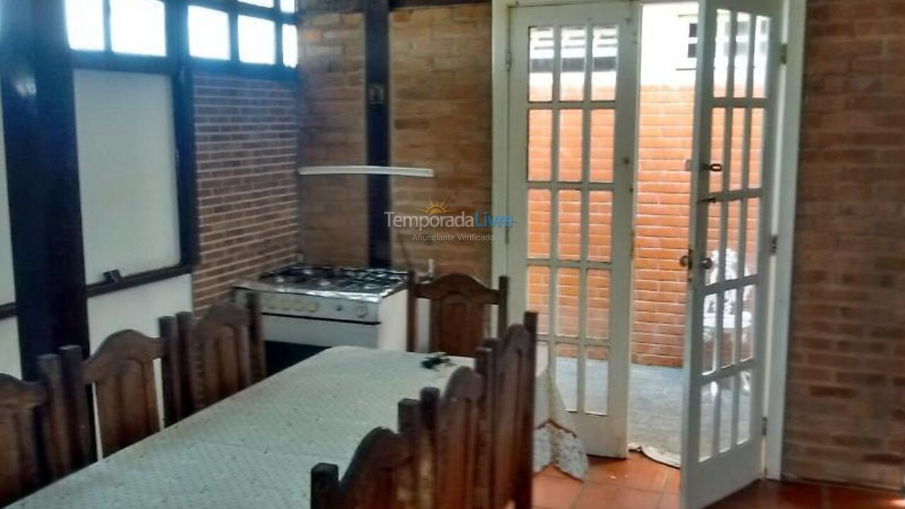 Casa para aluguel de temporada em Cabo Frio (Praia do Foguete)