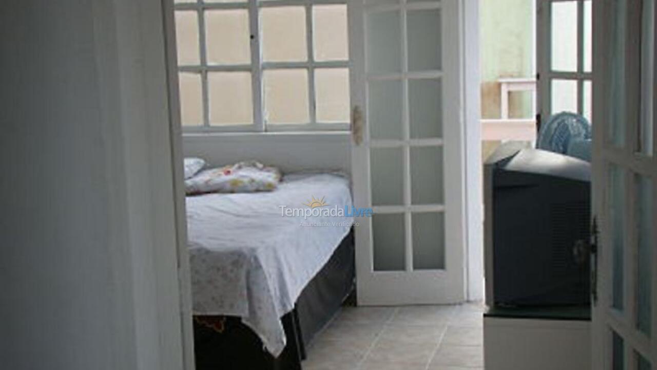 Casa para aluguel de temporada em Cabo Frio (Praia do Foguete)