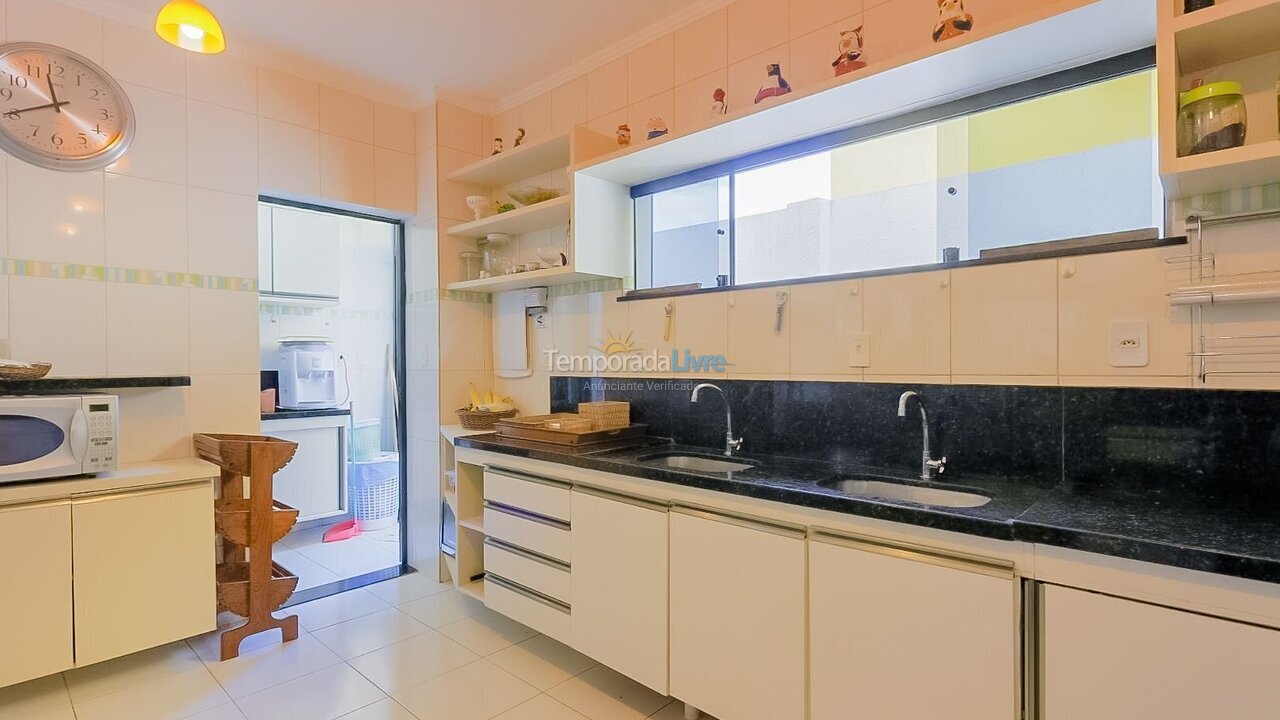 Casa para aluguel de temporada em Camaçari (Praia de Guarajuba)