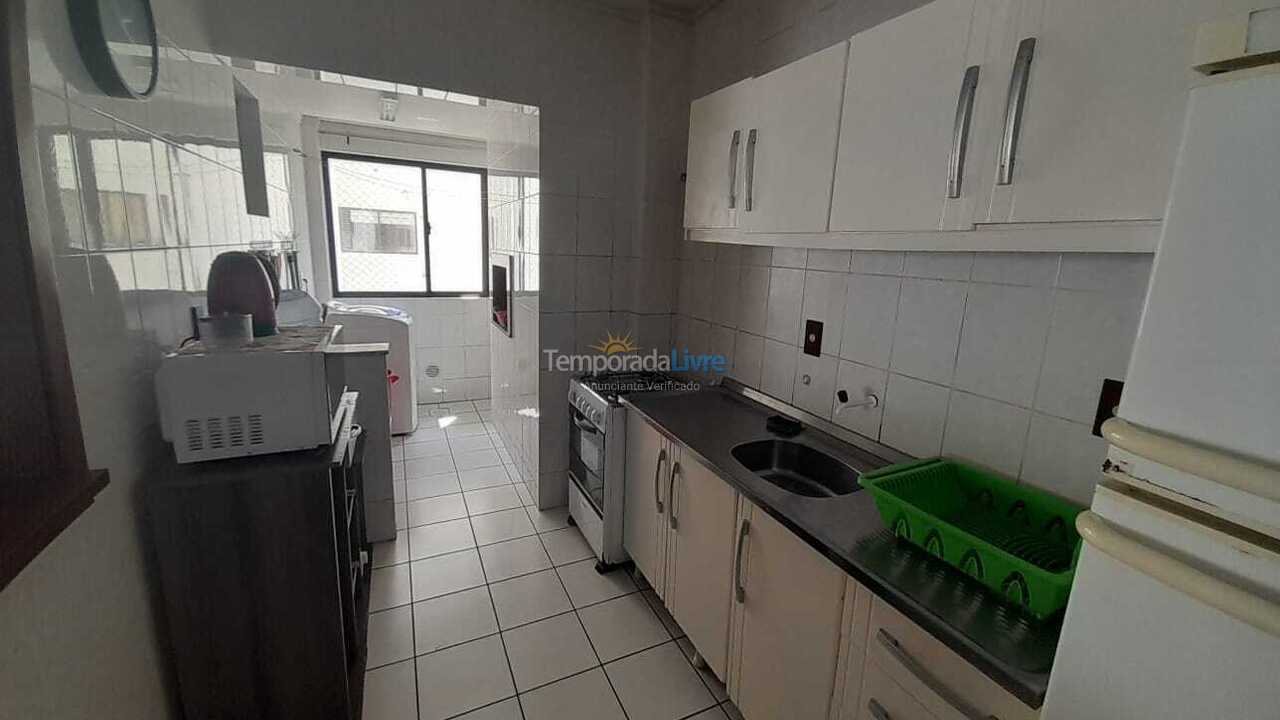 Apartamento para aluguel de temporada em Itapema (Meia Praia)