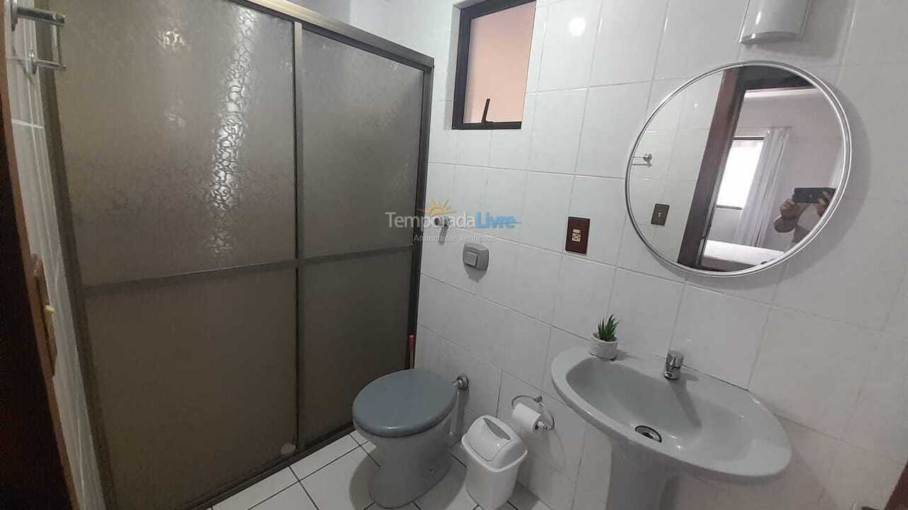 Apartamento para aluguel de temporada em Itapema (Meia Praia)