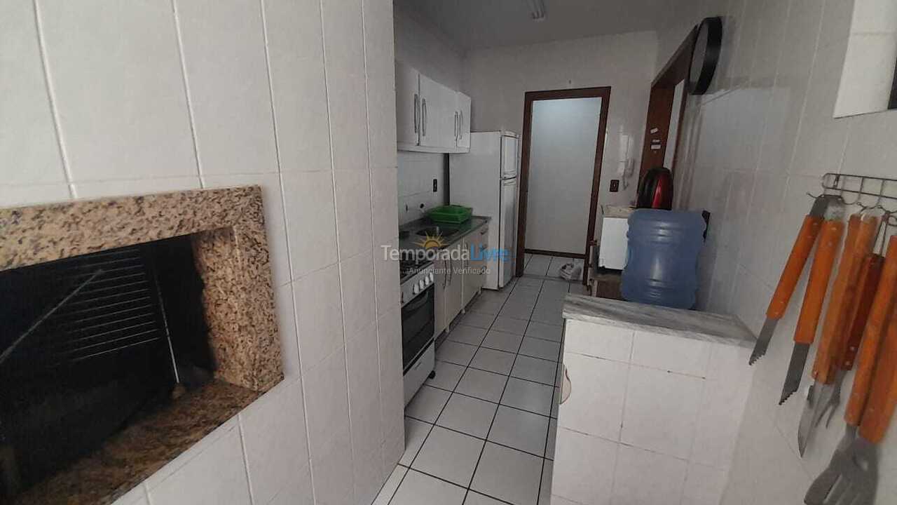 Apartamento para aluguel de temporada em Itapema (Meia Praia)