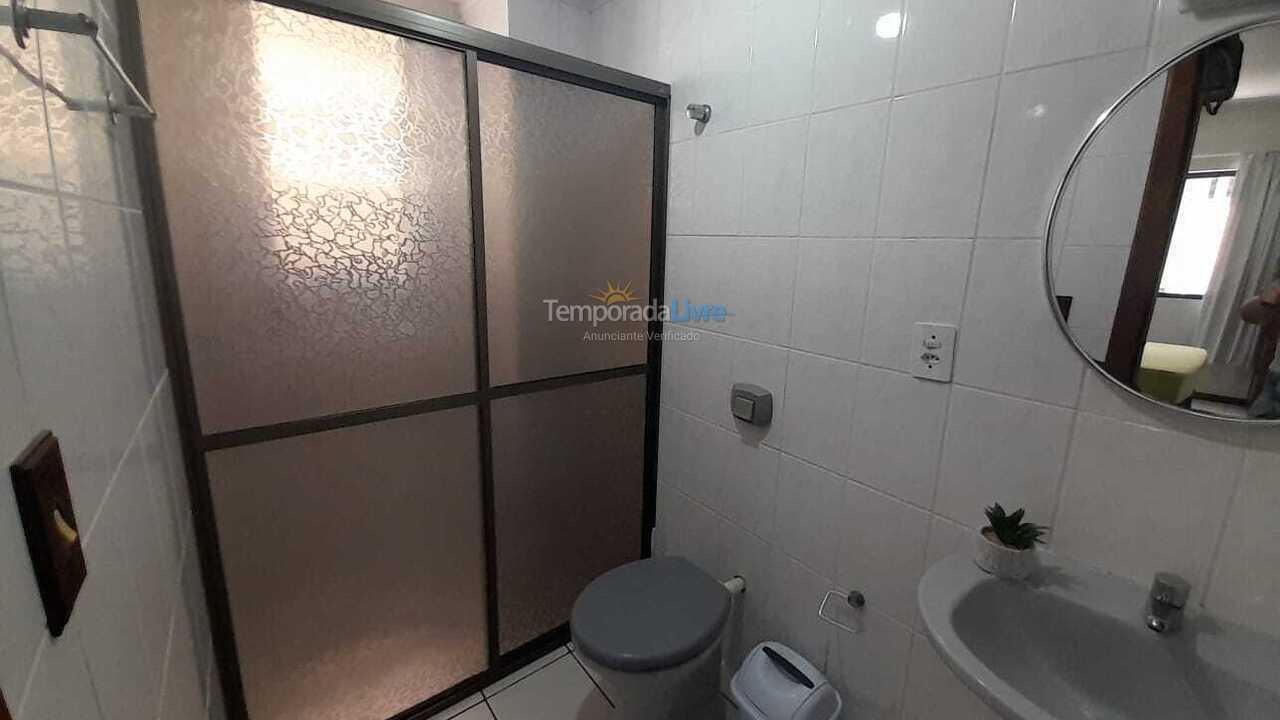 Apartamento para aluguel de temporada em Itapema (Meia Praia)