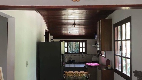 Alquilo Casa/Sítio junto al río en Sana - RJ