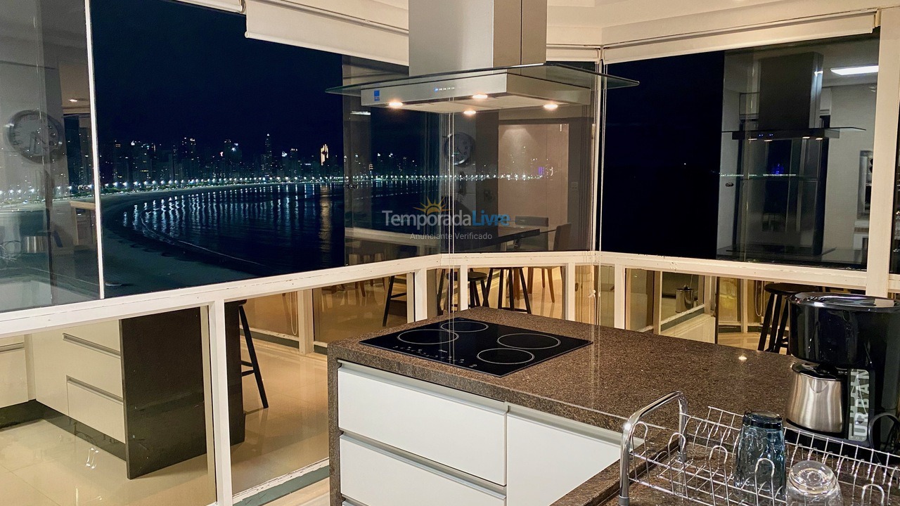 Apartamento para alquiler de vacaciones em Balneário Camboriú (Praia Central)