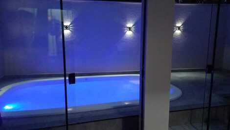 Se alquila casa en gran esquina / Mariscal- Bombinhas, sc