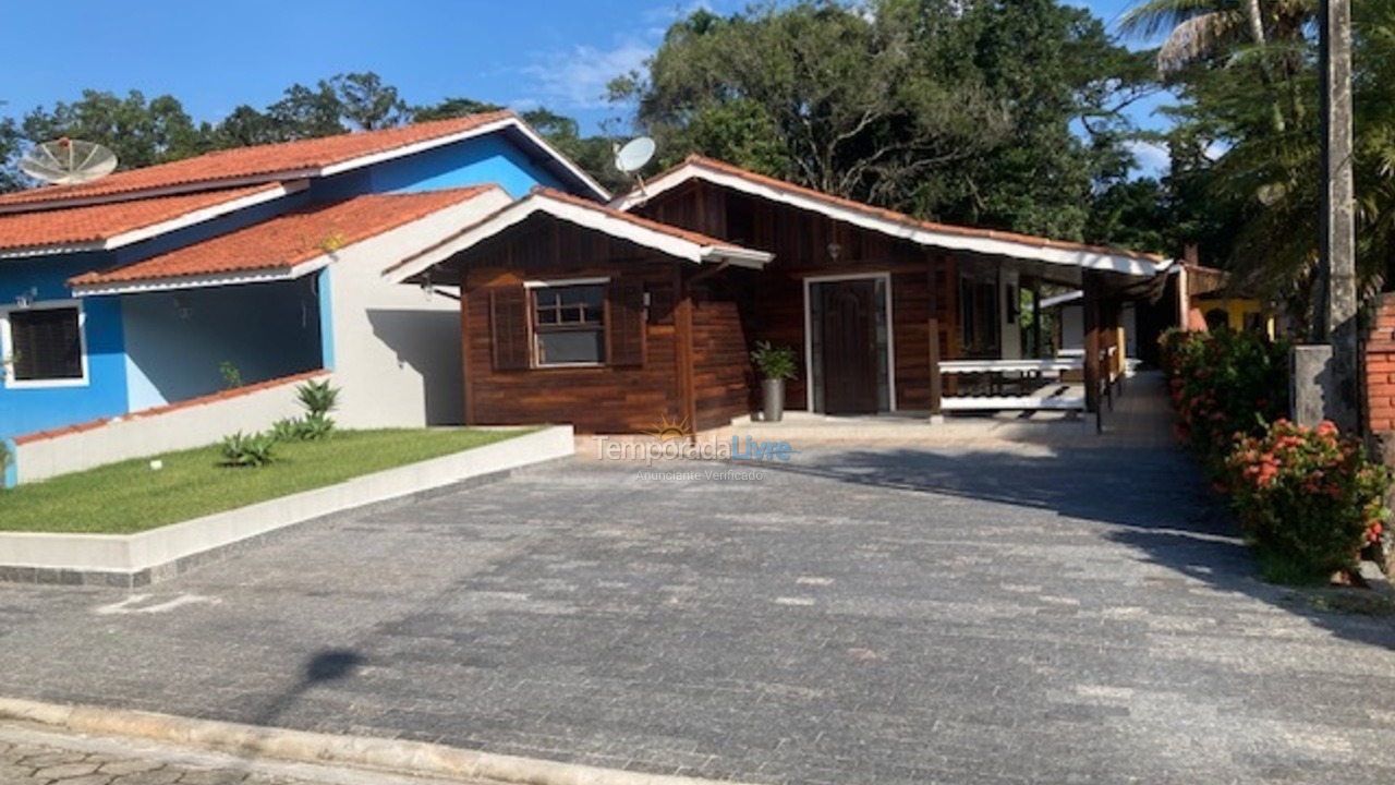 Casa para alquiler de vacaciones em Bertioga (Boraceia)