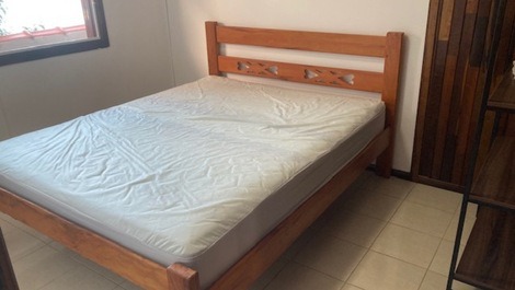 Quarto casal com cama queem size