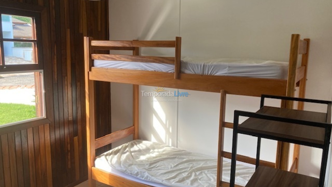 Casa para alquiler de vacaciones em Bertioga (Boraceia)