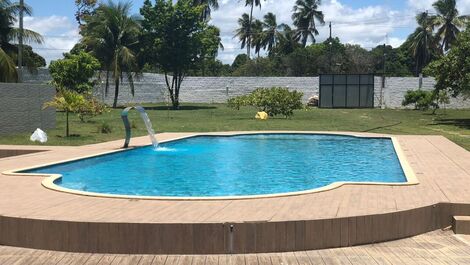 Spacious Seasonal Home with Swimming Pool, Barbecue and Lots of Green Area