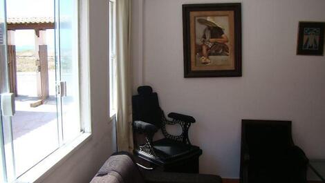 Sala ao lado da entrada do condomínio